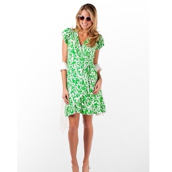Lilly Pulitzer Women's Adriel Flutter Sleeve Wrap Dress Green Bean Light My Fire - Picture 2 of 8